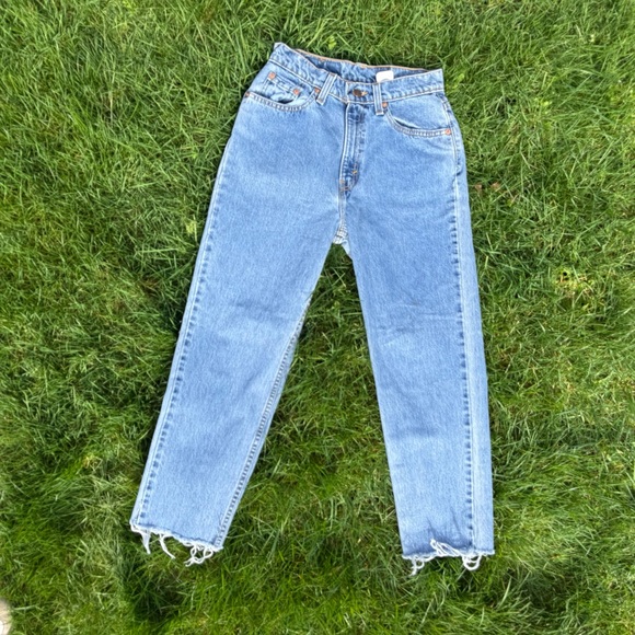 Vintage 90s Levi’s 521 Tapered Fit Petite Jeans - Made in USA - Size 8P - Picture 2 of 7